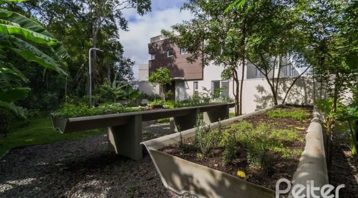 Casa em Condomínio à venda com 162m², 4 dormitórios, 2 suítes, 2 vagas, no bairro Vila Nova em PORTO ALEGRE