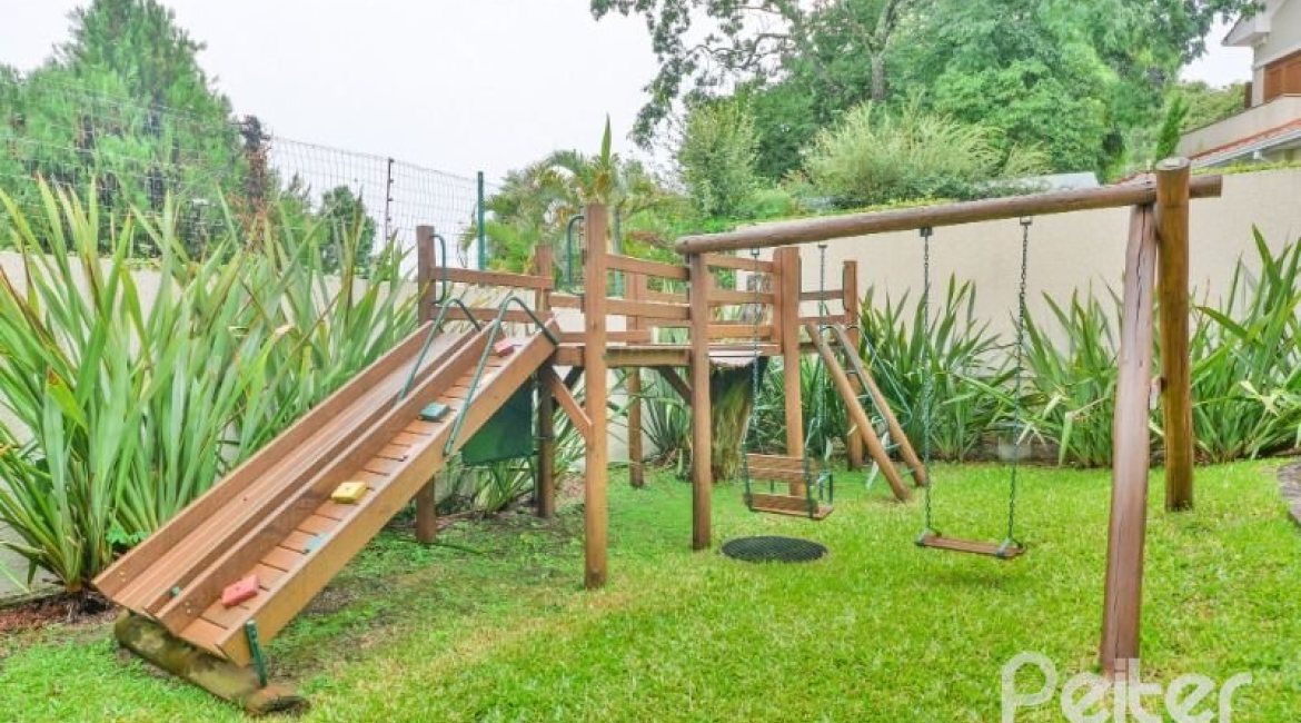 Casa em Condomínio à venda com 397m², 4 dormitórios, 4 suítes, 3 vagas, no bairro Vila Conceicao em PORTO ALEGRE