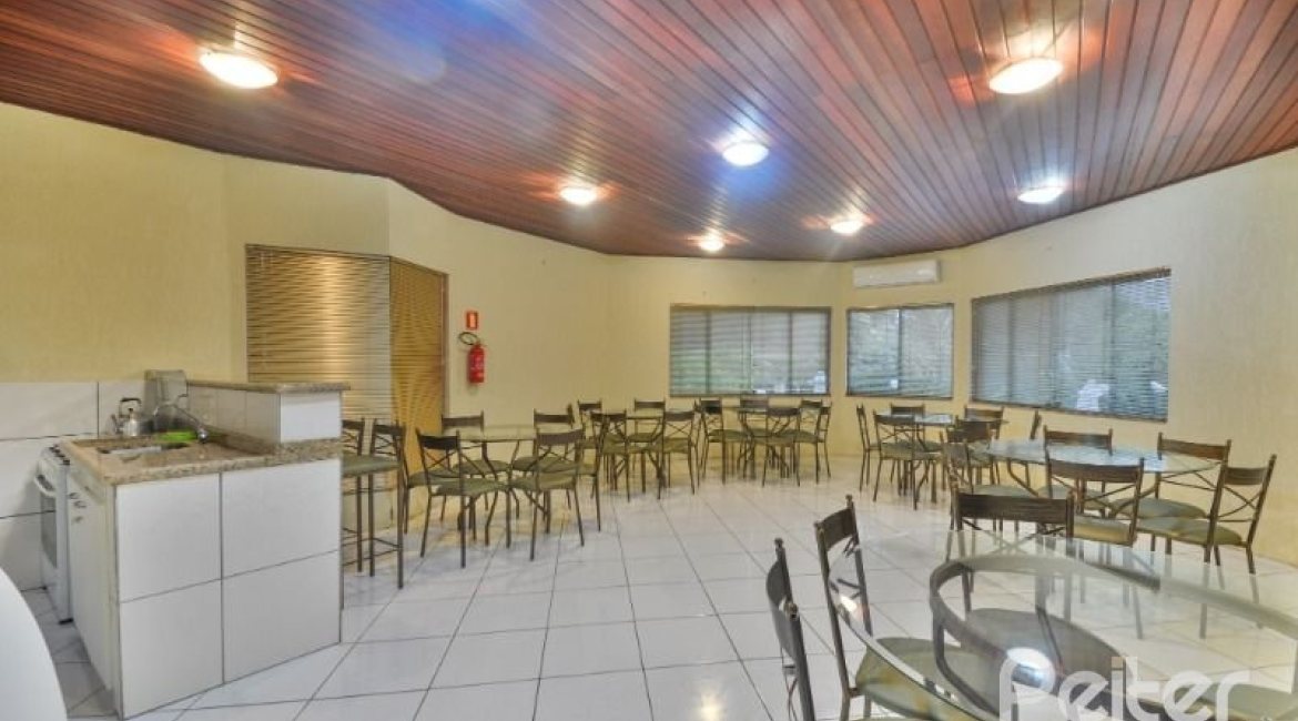 Casa em Condomínio à venda com 181m², 3 dormitórios, 1 suíte, 3 vagas, no bairro Tristeza em PORTO ALEGRE