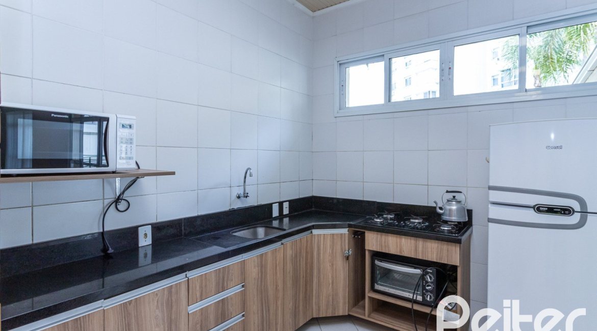 Apartamento à venda com 71m², 2 dormitórios, 1 suíte, 1 vaga, no bairro Cavalhada em PORTO ALEGRE