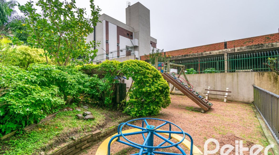 Cobertura à venda com 228m², 4 dormitórios, 2 suítes, 2 vagas, no bairro Tristeza em PORTO ALEGRE