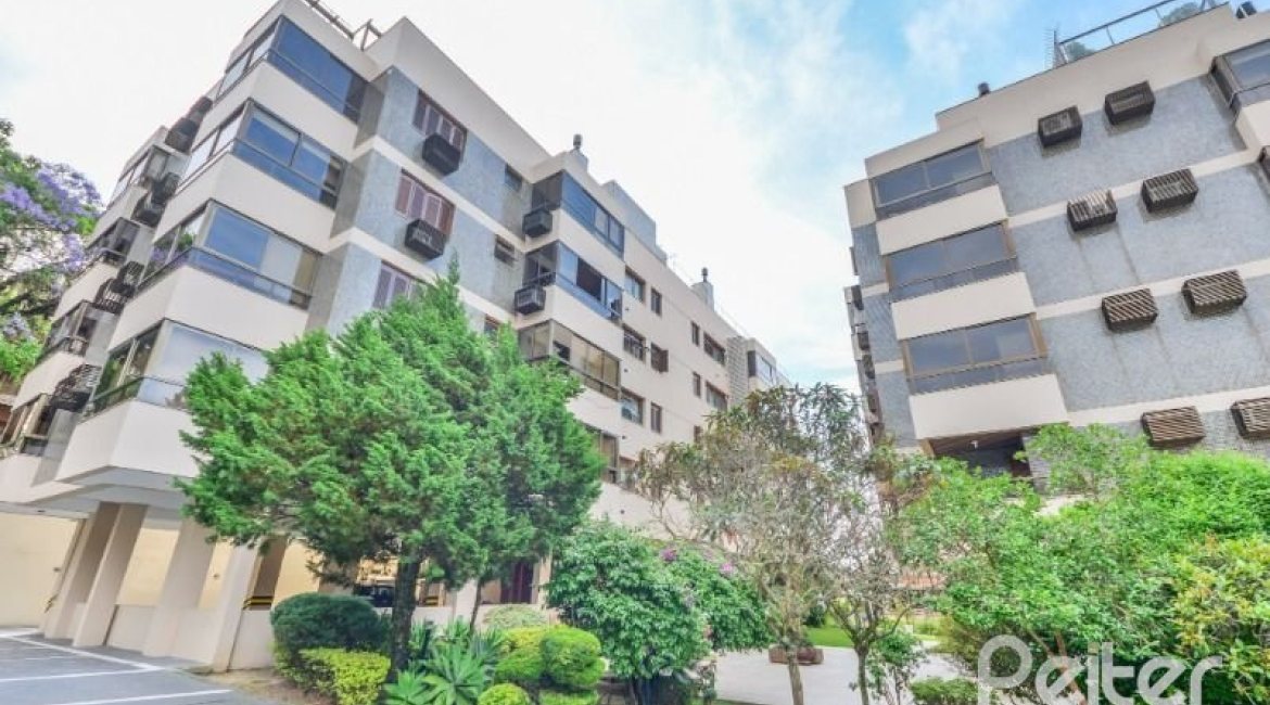 Cobertura à venda com 228m², 4 dormitórios, 2 suítes, 2 vagas, no bairro Tristeza em PORTO ALEGRE
