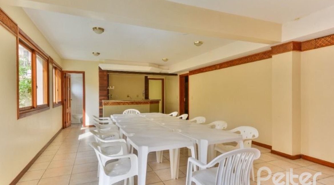 Cobertura à venda com 228m², 4 dormitórios, 2 suítes, 2 vagas, no bairro Tristeza em PORTO ALEGRE