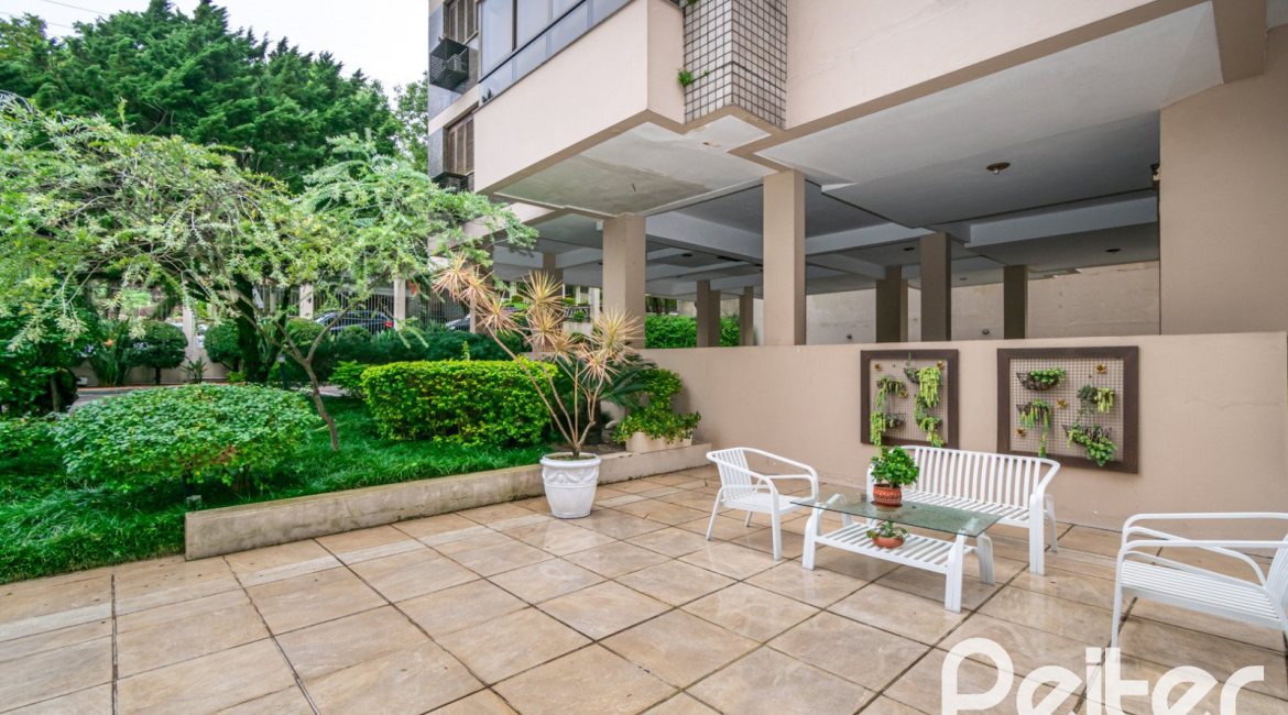 Cobertura à venda com 228m², 4 dormitórios, 2 suítes, 2 vagas, no bairro Tristeza em PORTO ALEGRE