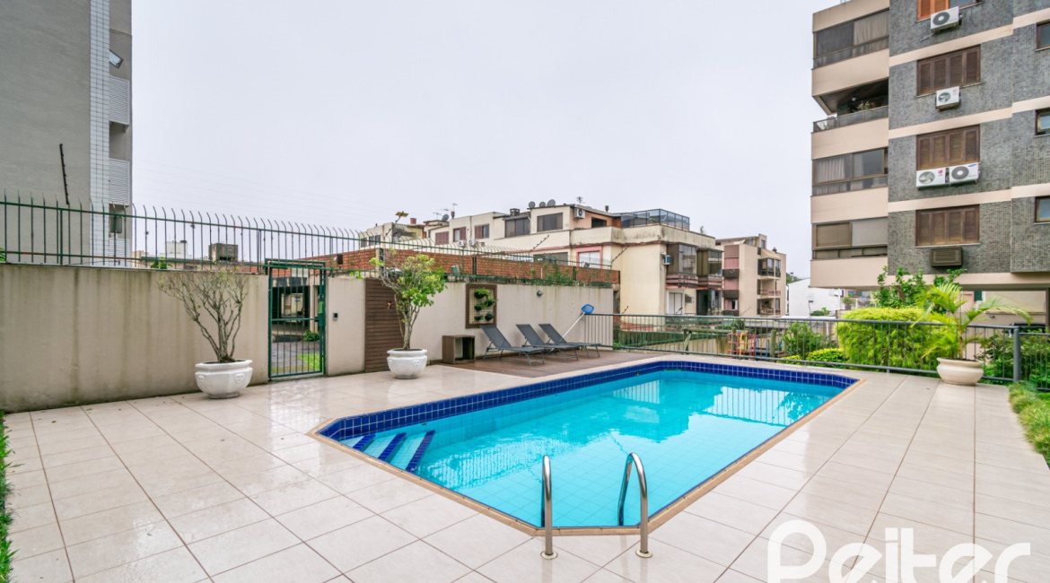 Cobertura à venda com 228m², 4 dormitórios, 2 suítes, 2 vagas, no bairro Tristeza em PORTO ALEGRE