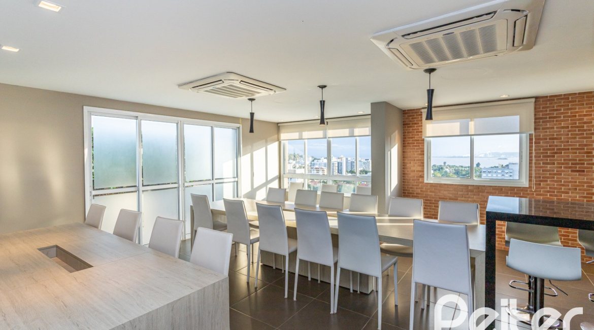 Apartamento à venda com 60m², 2 dormitórios, 1 suíte, 2 vagas, no bairro Tristeza em PORTO ALEGRE