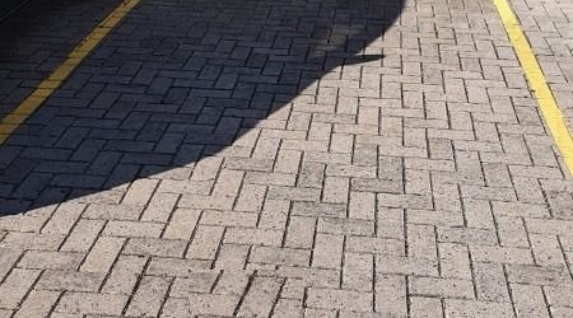 Apartamento à venda com 60m², 2 dormitórios, 1 suíte, 2 vagas, no bairro Tristeza em PORTO ALEGRE