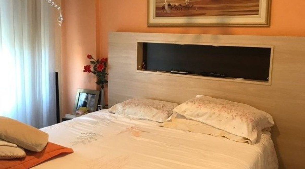 Apartamento à venda com 57m², 2 dormitórios, 1 vaga, no bairro Menino Deus em Porto Alegre