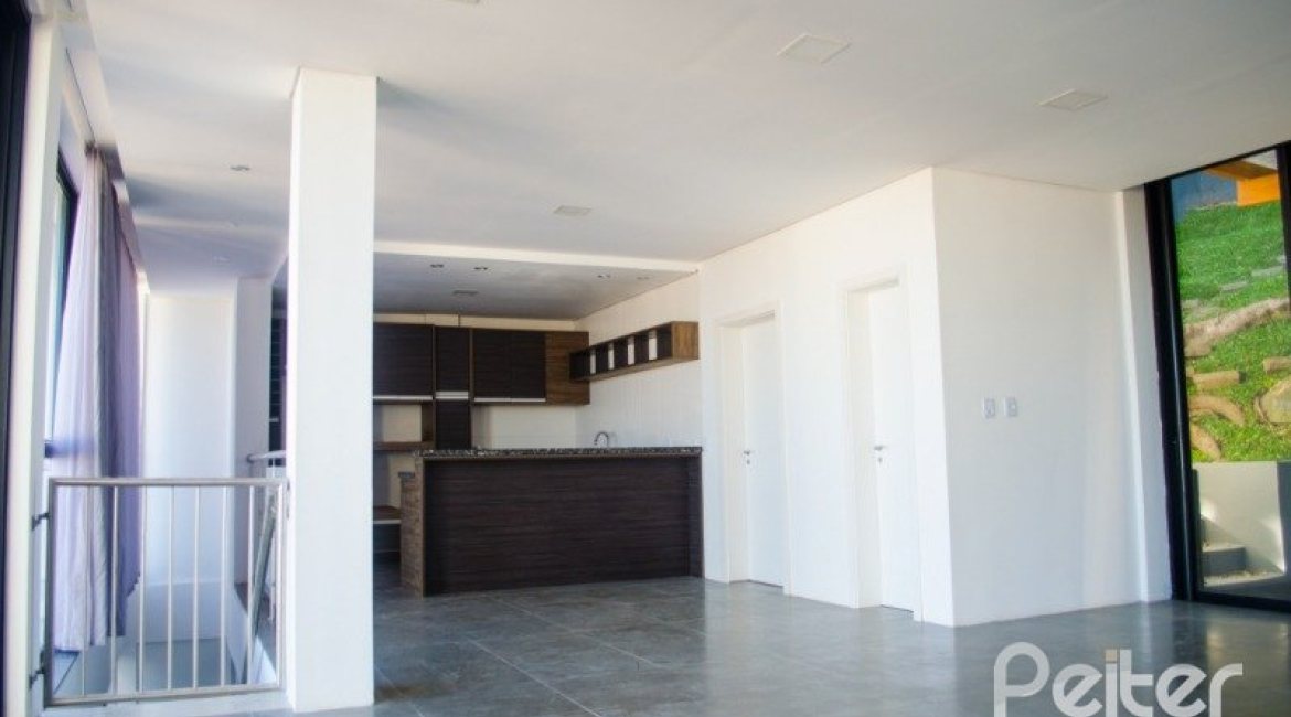 Casa em Condomínio à venda com 284m², 3 dormitórios, 1 suíte, 2 vagas, no bairro Nonoai em Porto Alegre