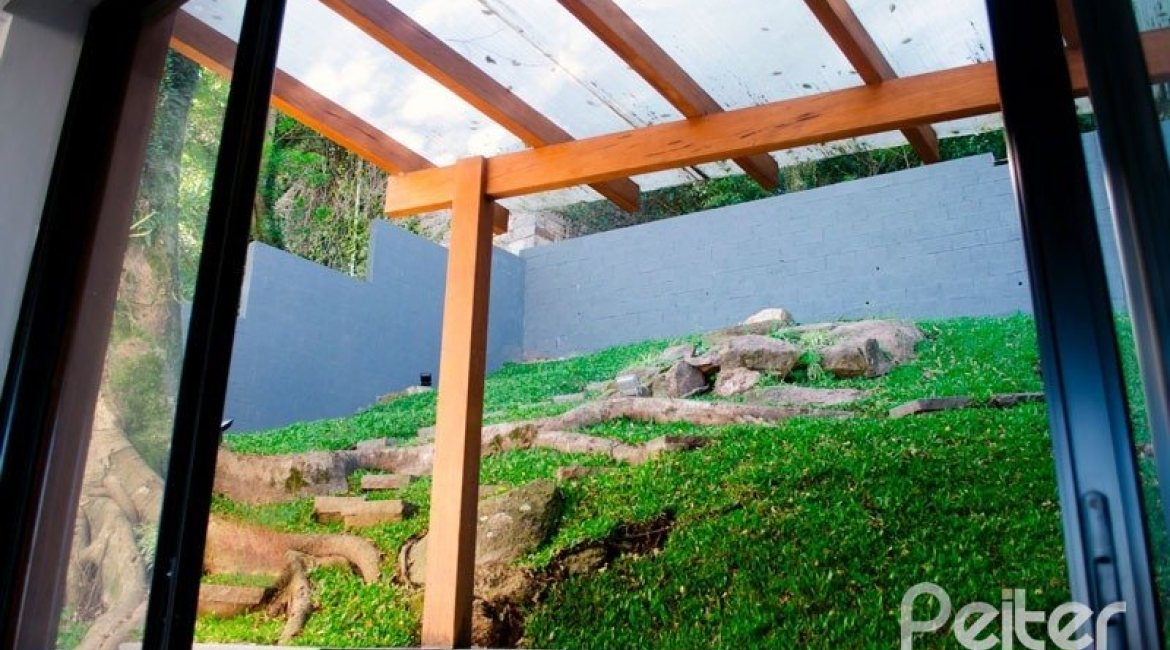 Casa em Condomínio à venda com 284m², 3 dormitórios, 1 suíte, 2 vagas, no bairro Nonoai em Porto Alegre