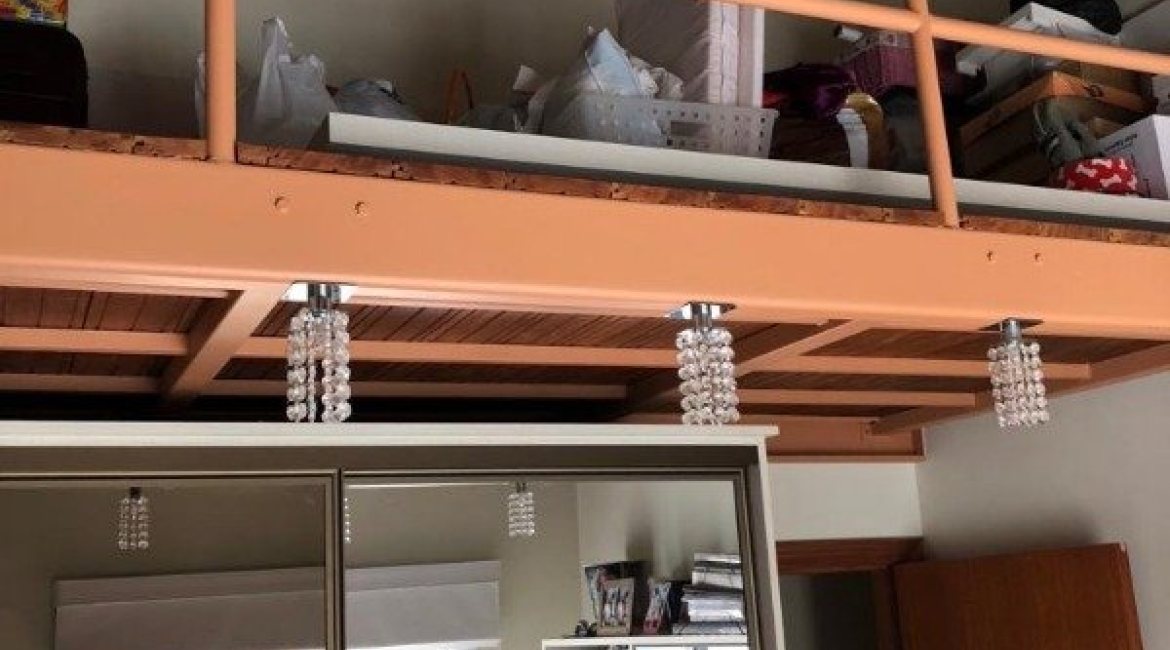 Casa à venda com 298m², 4 dormitórios, 1 suíte, 4 vagas, no bairro Ipanema / Imperial Parque em Porto Alegre