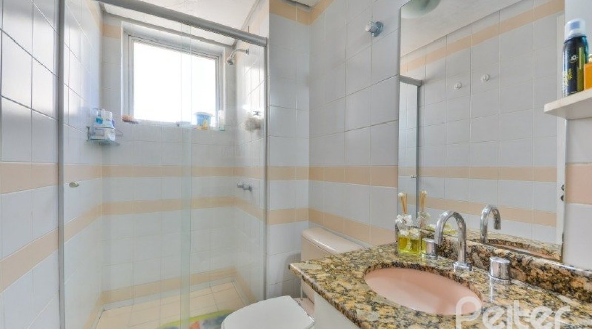 Apartamento à venda com 76m², 2 dormitórios, 1 suíte, 1 vaga, no bairro Tristeza em Porto Alegre