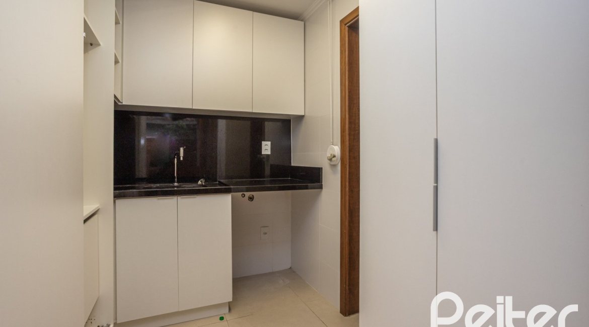 Casa em Condomínio à venda com 290m², 3 dormitórios, 1 suíte, 2 vagas, no bairro Jardim Isabel em Porto Alegre