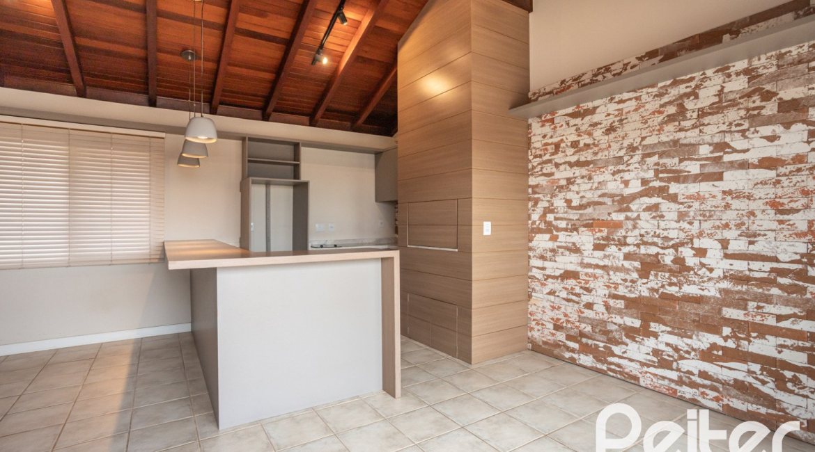 Casa em Condomínio à venda com 290m², 3 dormitórios, 1 suíte, 2 vagas, no bairro Jardim Isabel em Porto Alegre