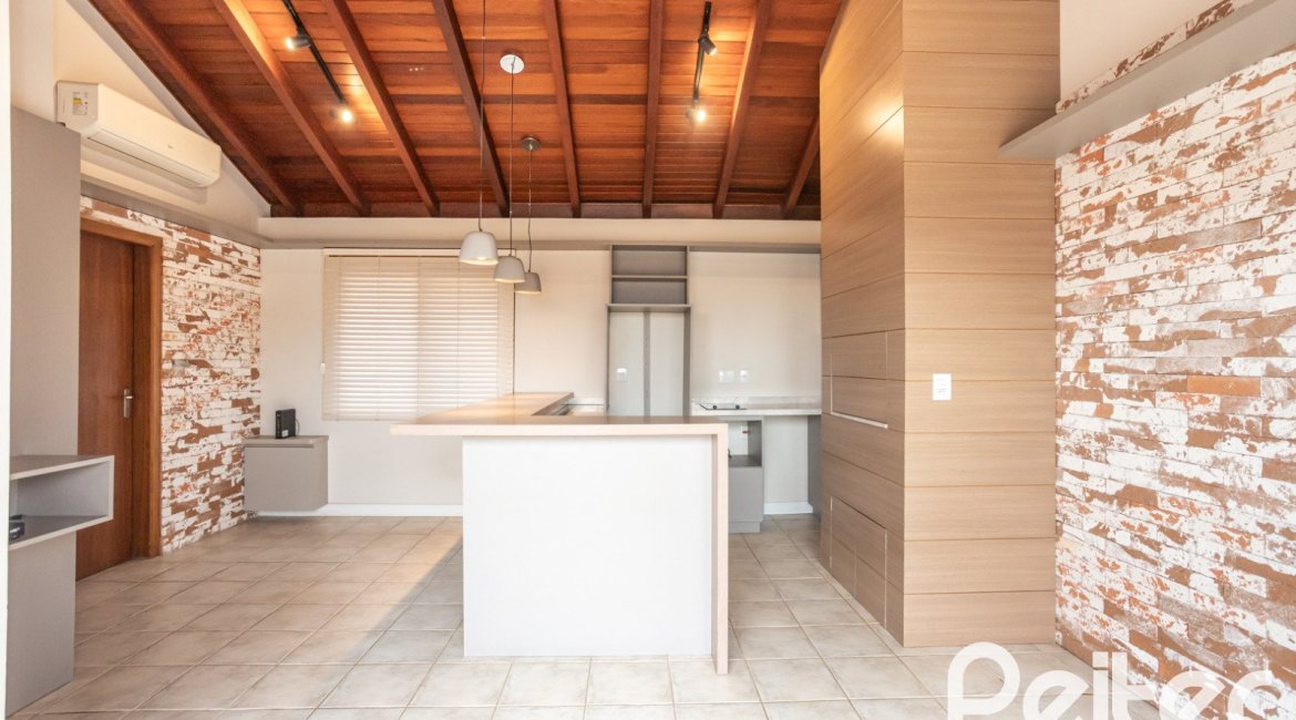 Casa em Condomínio à venda com 290m², 3 dormitórios, 1 suíte, 2 vagas, no bairro Jardim Isabel em Porto Alegre