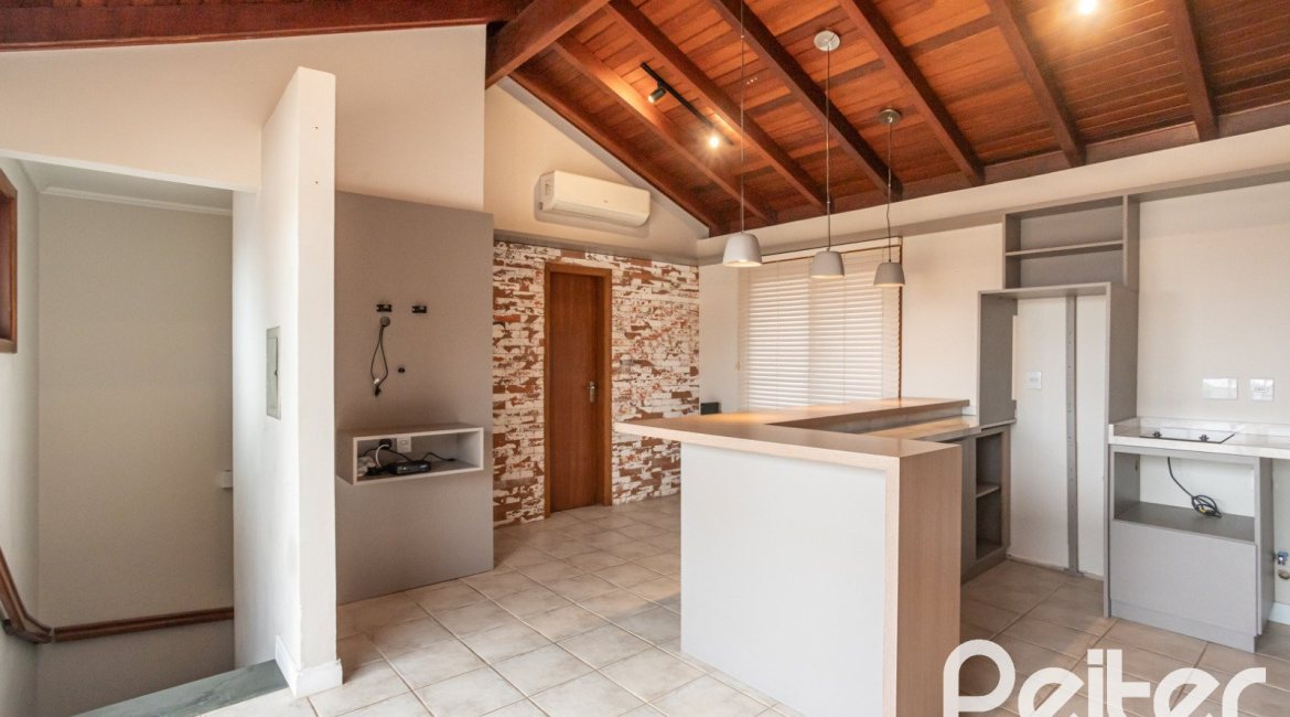 Casa em Condomínio à venda com 290m², 3 dormitórios, 1 suíte, 2 vagas, no bairro Jardim Isabel em Porto Alegre