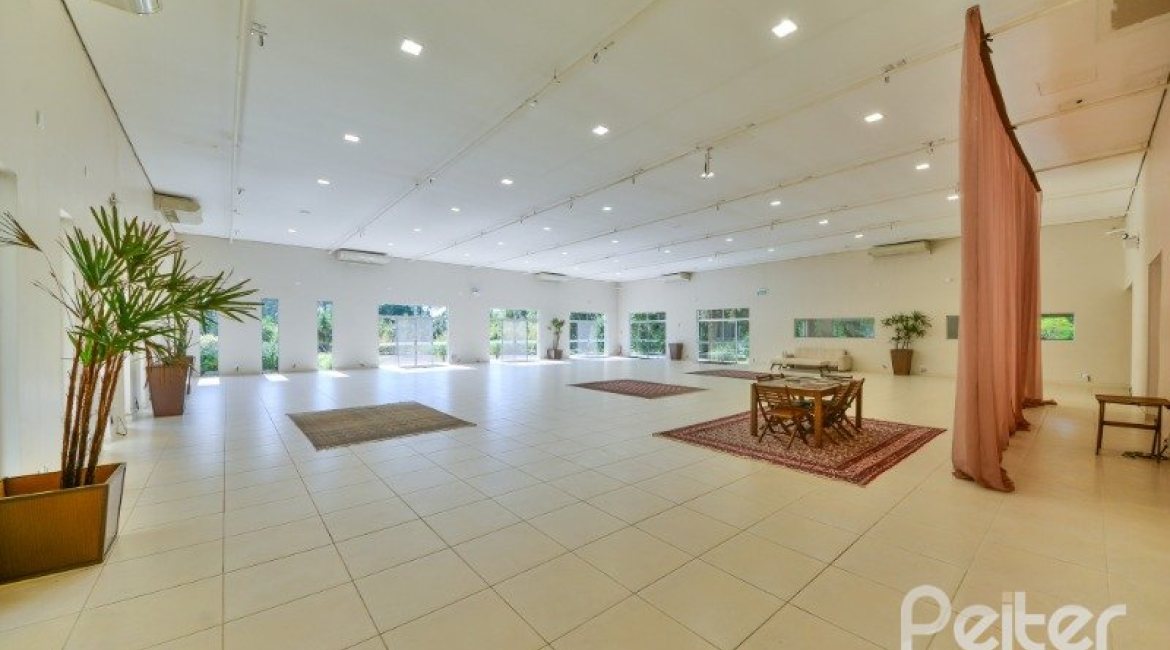 Casa à venda com 1000m², no bairro Chapéu do Sol em Porto Alegre