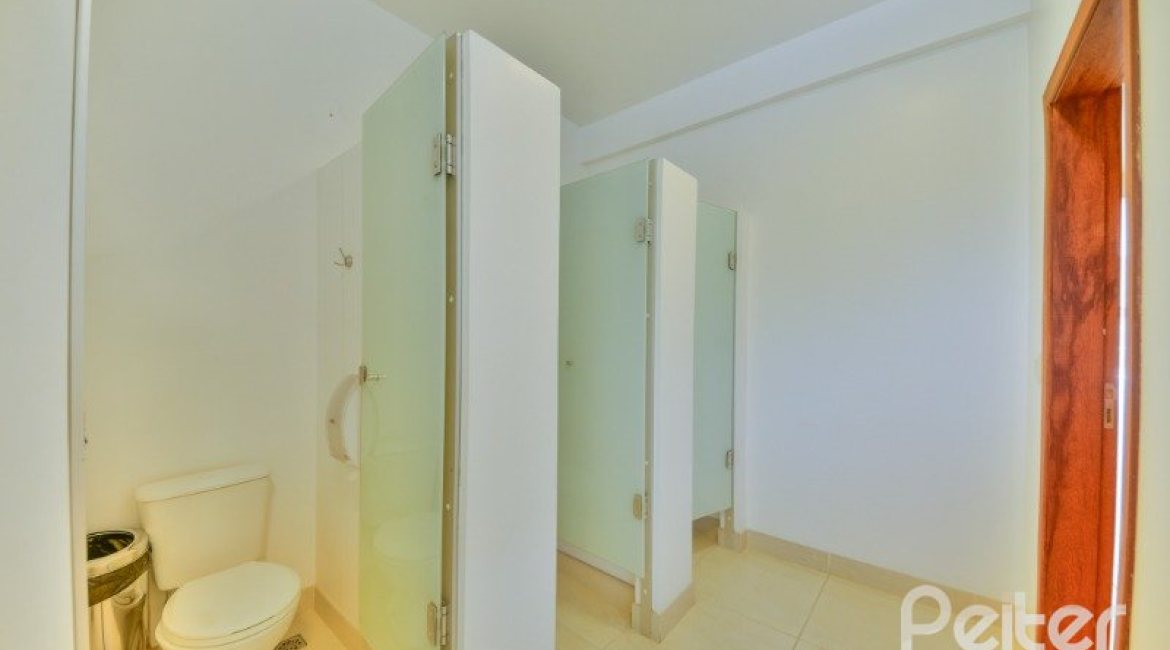 Casa à venda com 1000m², no bairro Chapéu do Sol em Porto Alegre