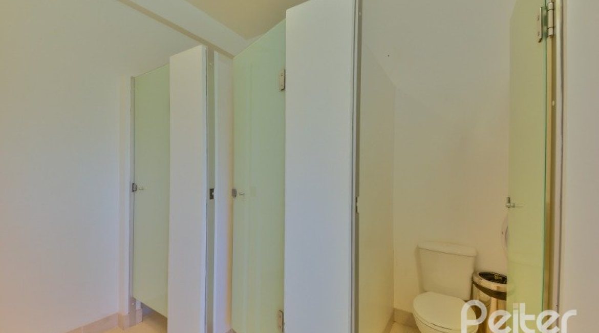 Casa à venda com 1000m², no bairro Chapéu do Sol em Porto Alegre