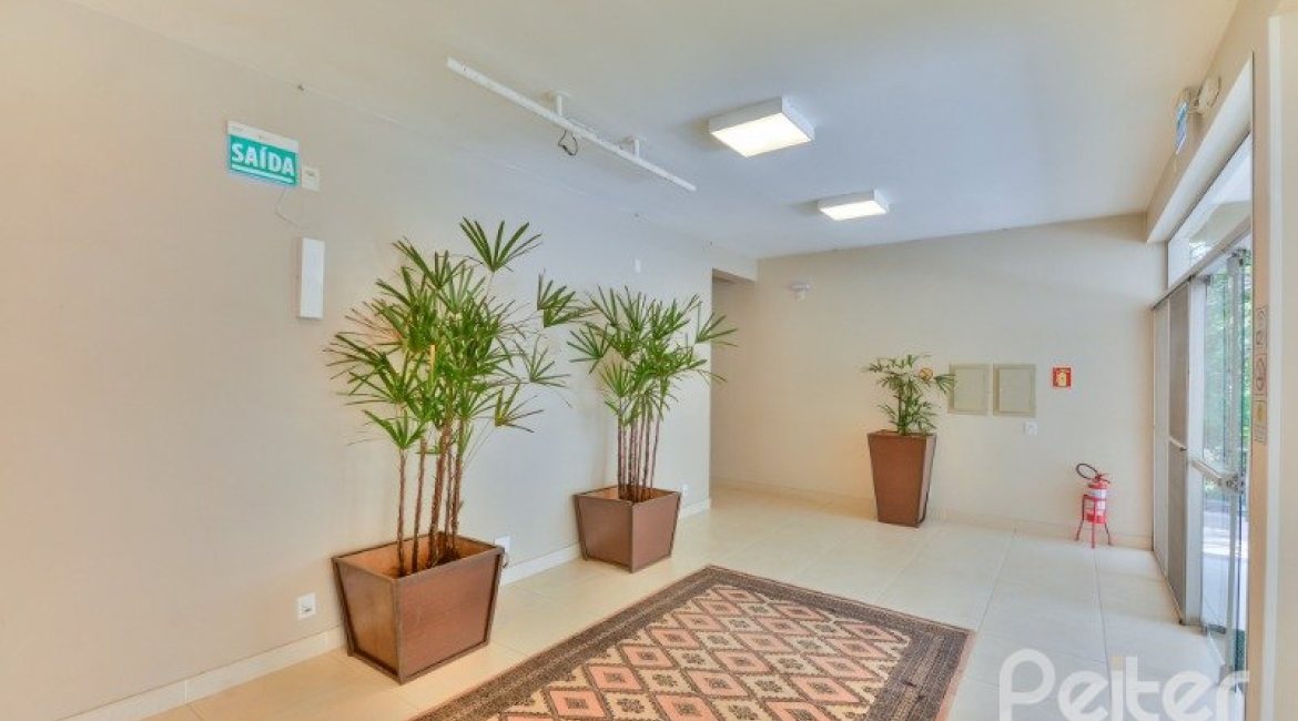 Comercial à venda com 1000m², no bairro Chapéu do Sol em Porto Alegre