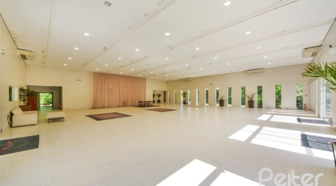 Comercial à venda com 1000m², no bairro Chapéu do Sol em Porto Alegre