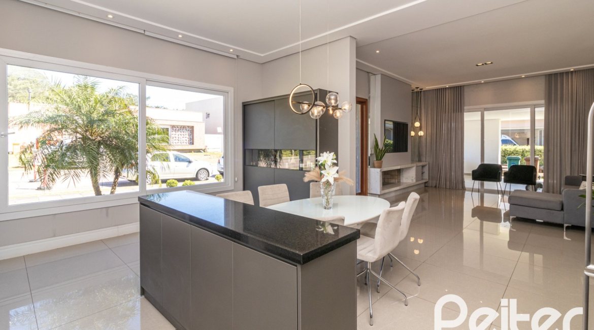 Casa em Condomínio à venda com 240m², 3 dormitórios, 3 suítes, 2 vagas, no bairro Alphaville em PORTO ALEGRE