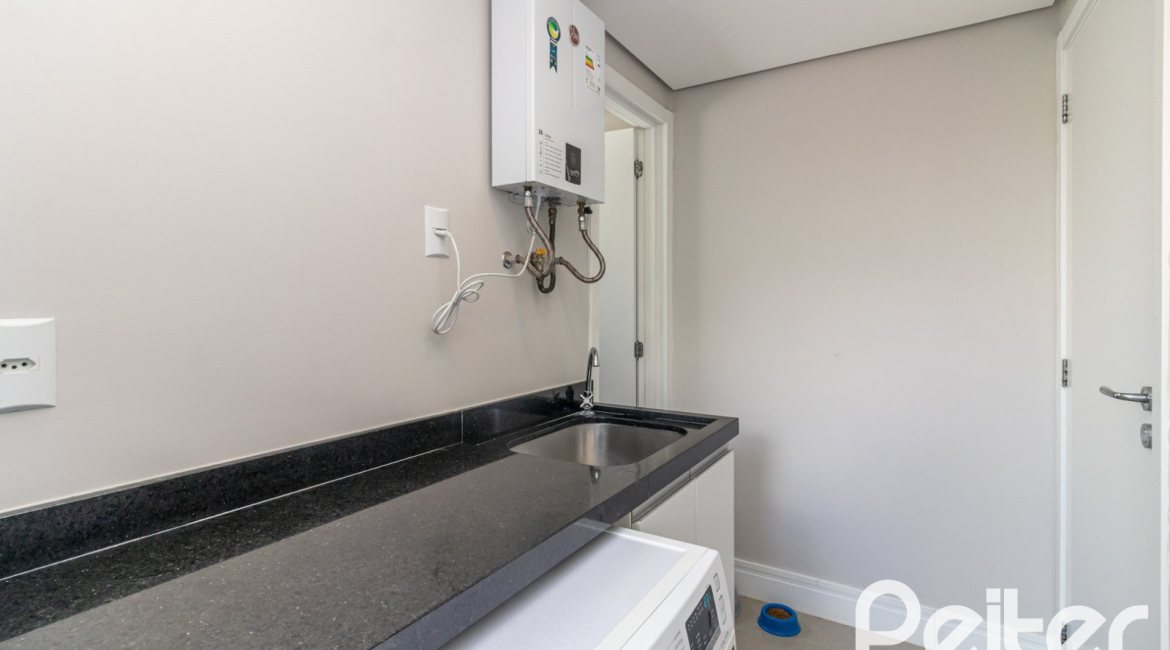 Casa em Condomínio à venda com 240m², 3 dormitórios, 3 suítes, 2 vagas, no bairro Alphaville em PORTO ALEGRE