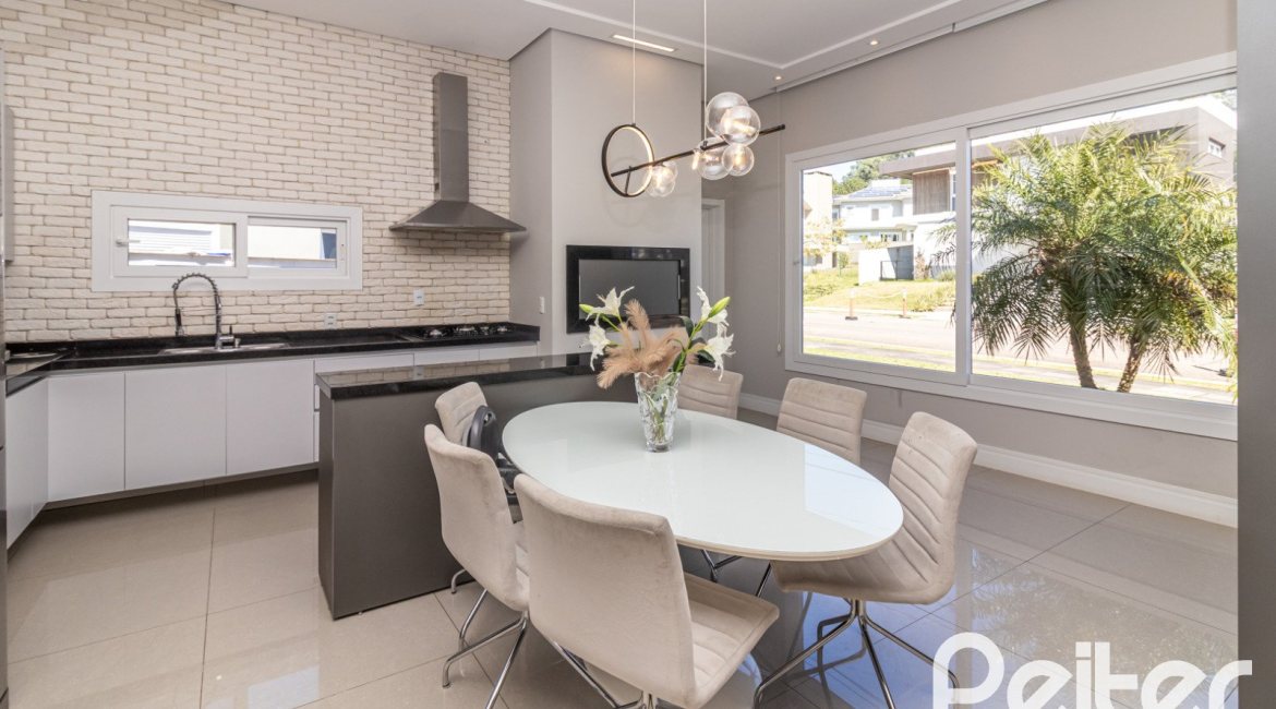 Casa em Condomínio à venda com 240m², 3 dormitórios, 3 suítes, 2 vagas, no bairro Alphaville em PORTO ALEGRE