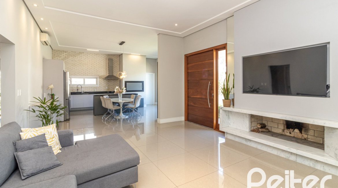 Casa em Condomínio à venda com 240m², 3 dormitórios, 3 suítes, 2 vagas, no bairro Alphaville em PORTO ALEGRE