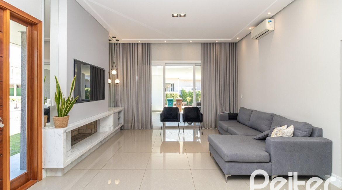 Casa em Condomínio à venda com 240m², 3 dormitórios, 3 suítes, 2 vagas, no bairro Alphaville em PORTO ALEGRE