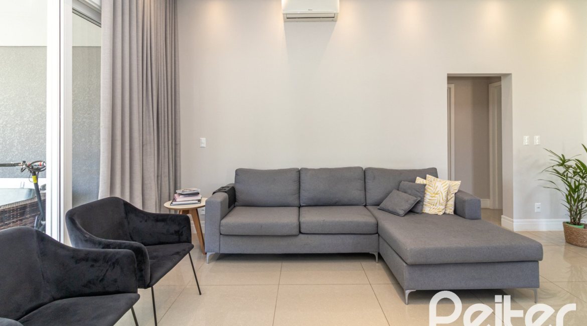 Casa em Condomínio à venda com 240m², 3 dormitórios, 3 suítes, 2 vagas, no bairro Alphaville em PORTO ALEGRE