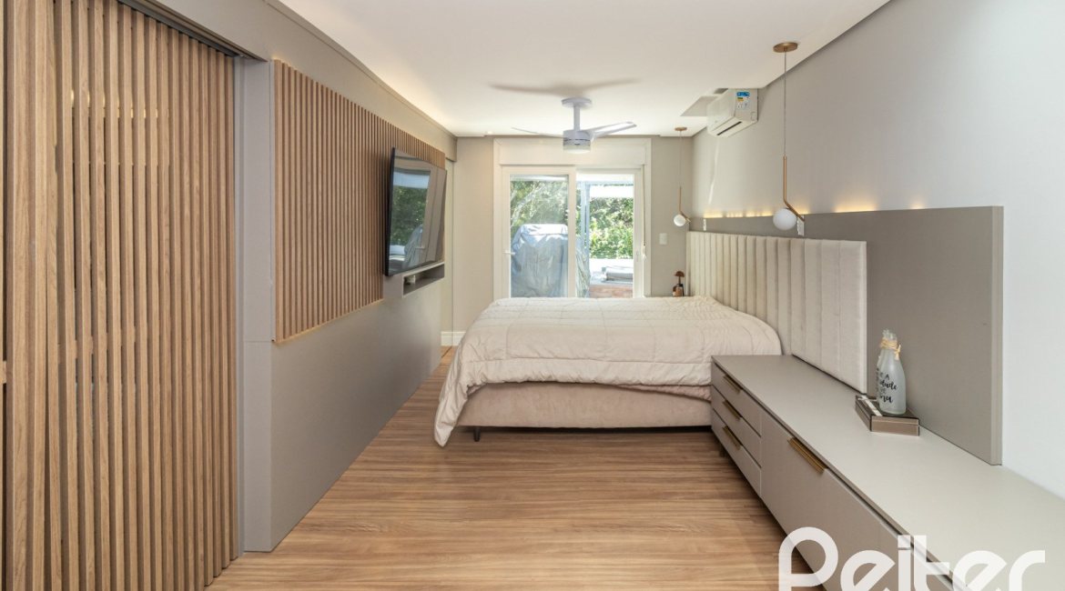 Casa em Condomínio à venda com 240m², 3 dormitórios, 3 suítes, 2 vagas, no bairro Alphaville em PORTO ALEGRE