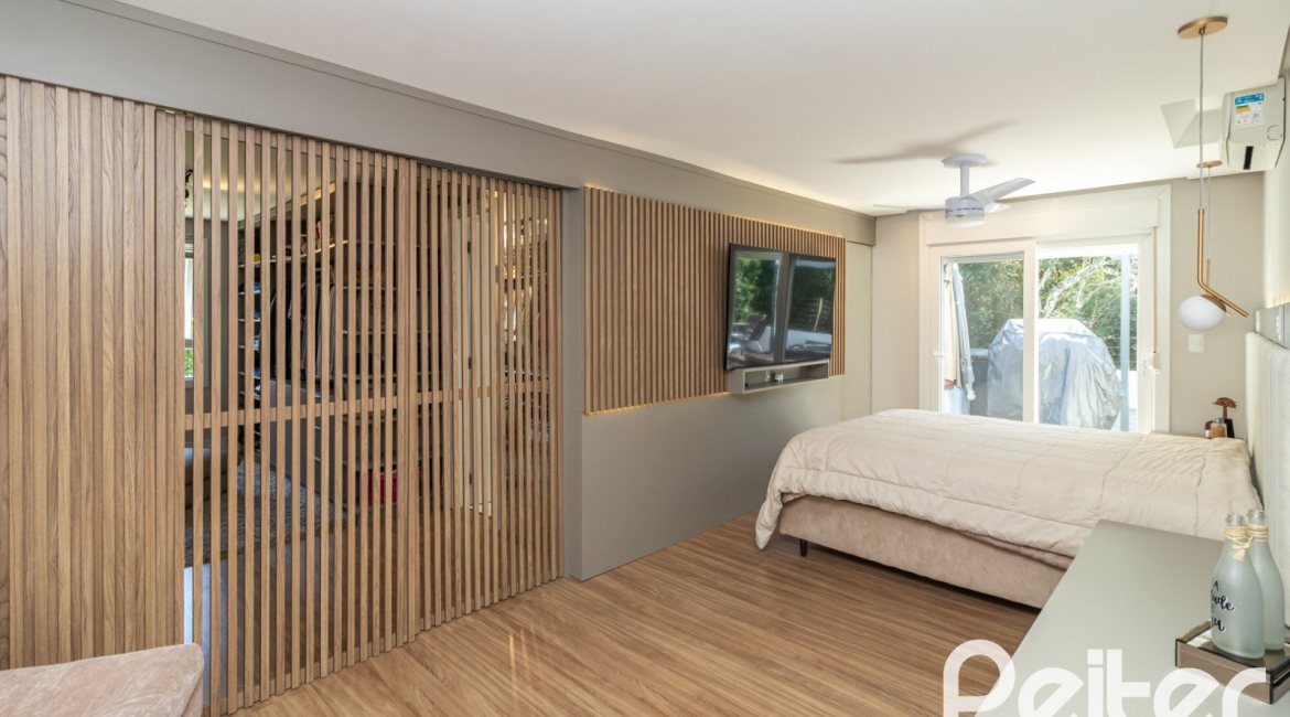 Casa em Condomínio à venda com 240m², 3 dormitórios, 3 suítes, 2 vagas, no bairro Alphaville em PORTO ALEGRE