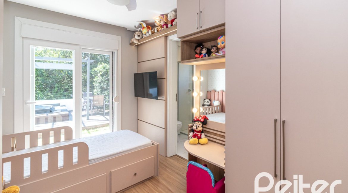 Casa em Condomínio à venda com 240m², 3 dormitórios, 3 suítes, 2 vagas, no bairro Alphaville em PORTO ALEGRE