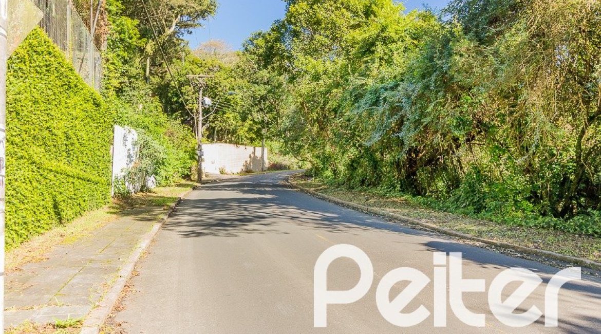 Terreno à venda com 1122m², no bairro Teresópolis em Porto Alegre