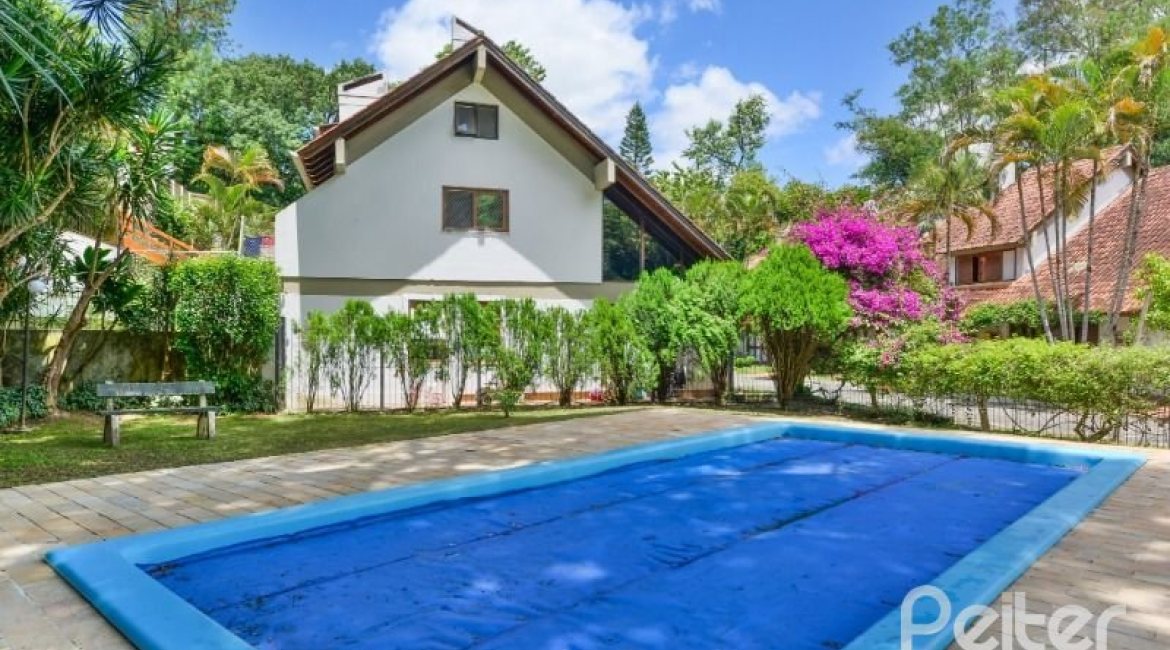 Casa em Condomínio à venda com 220m², 5 dormitórios, 2 suítes, 2 vagas, no bairro Ipanema em Porto Alegre