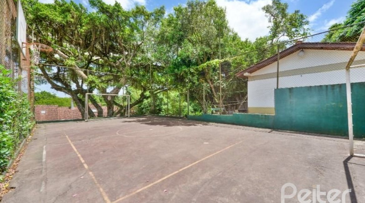 Casa em Condomínio à venda com 220m², 5 dormitórios, 2 suítes, 2 vagas, no bairro Ipanema em Porto Alegre