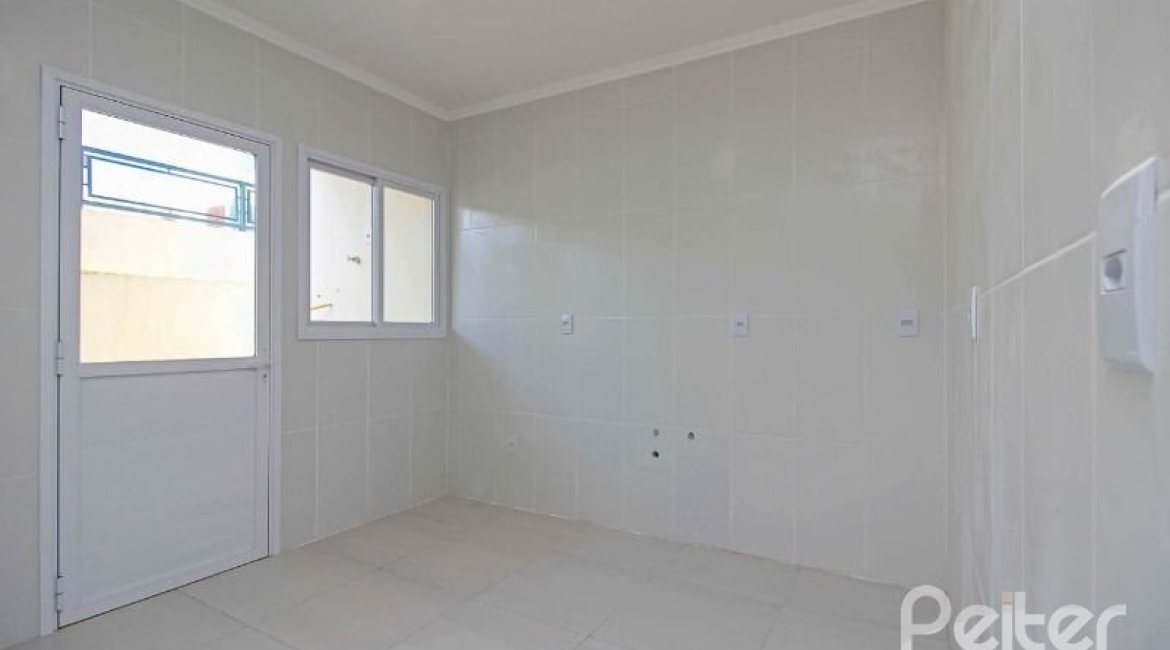 Casa em Condomínio à venda com 123m², 3 dormitórios, 1 suíte, 2 vagas, no bairro Hípica em Porto Alegre