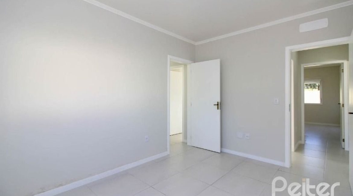 Casa em Condomínio à venda com 123m², 3 dormitórios, 1 suíte, 2 vagas, no bairro Hípica em Porto Alegre