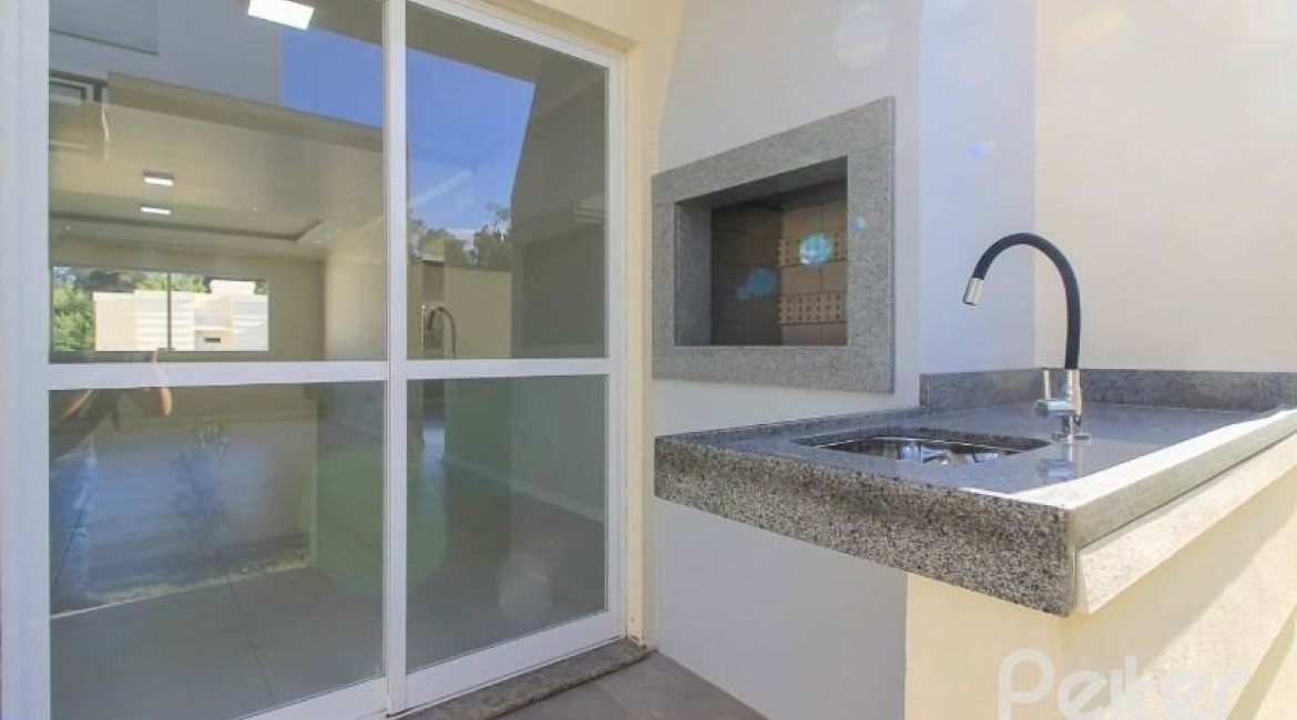 Casa em Condomínio à venda com 123m², 3 dormitórios, 1 suíte, 2 vagas, no bairro Hípica em Porto Alegre