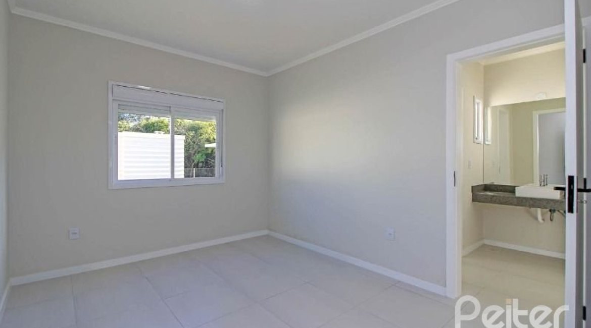 Casa em Condomínio à venda com 123m², 3 dormitórios, 1 suíte, 2 vagas, no bairro Hípica em Porto Alegre