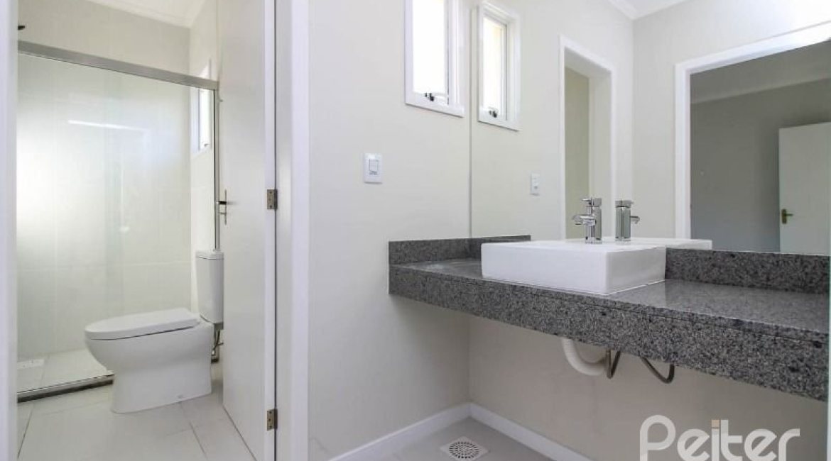 Casa em Condomínio à venda com 123m², 3 dormitórios, 1 suíte, 2 vagas, no bairro Hípica em Porto Alegre