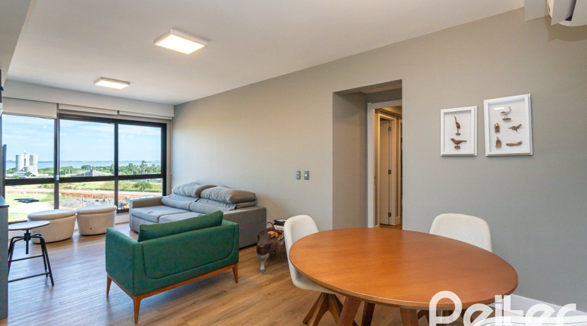 Apartamento à venda com 100m², 3 dormitórios, 1 suíte, 2 vagas, no bairro Cristal em Porto Alegre