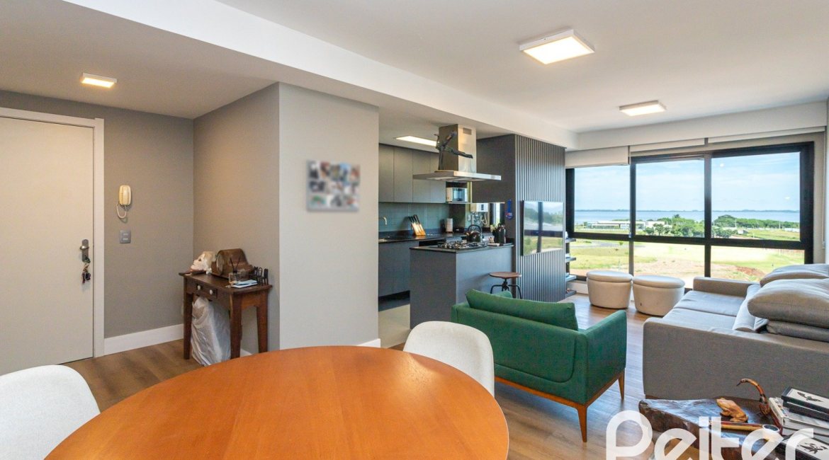 Apartamento à venda com 100m², 3 dormitórios, 1 suíte, 2 vagas, no bairro Cristal em Porto Alegre