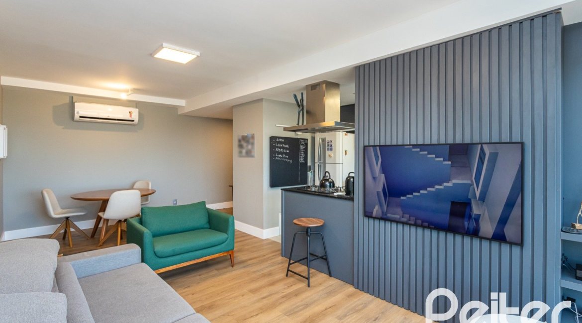 Apartamento à venda com 100m², 3 dormitórios, 1 suíte, 2 vagas, no bairro Cristal em Porto Alegre