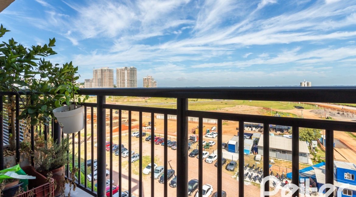 Apartamento à venda com 100m², 3 dormitórios, 1 suíte, 2 vagas, no bairro Cristal em Porto Alegre