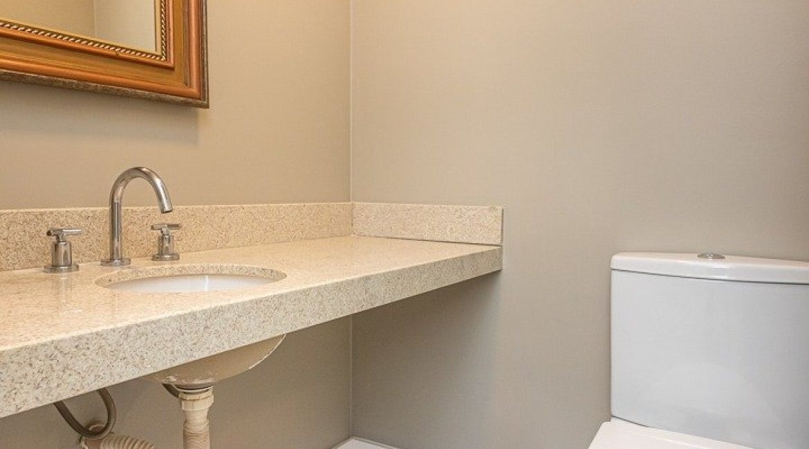 Apartamento à venda com 100m², 3 dormitórios, 1 suíte, 2 vagas, no bairro Cristal em Porto Alegre