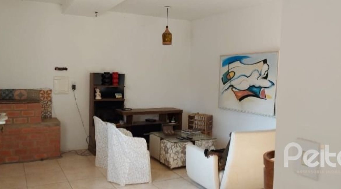 Casa à venda com 224m², 4 dormitórios, 1 suíte, 6 vagas, no bairro Ipanema em Porto Alegre