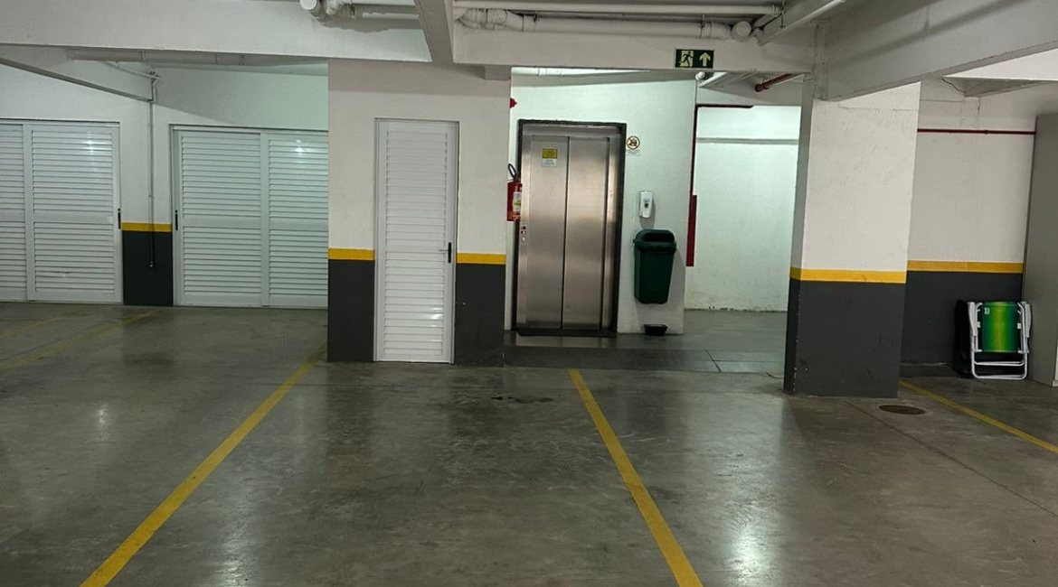 Apartamento à venda com 89m², 2 dormitórios, 1 suíte, 1 vaga, no bairro Tristeza em Porto Alegre