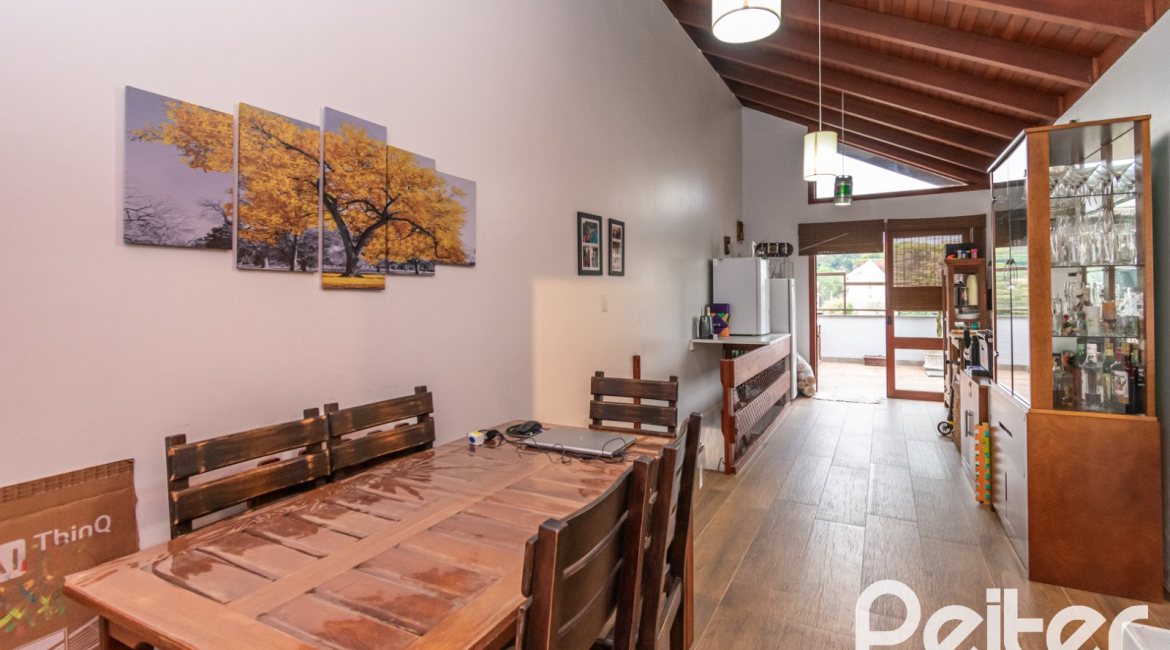 Cobertura à venda com 132m², 2 dormitórios, 1 suíte, 2 vagas, no bairro Tristeza em Porto Alegre